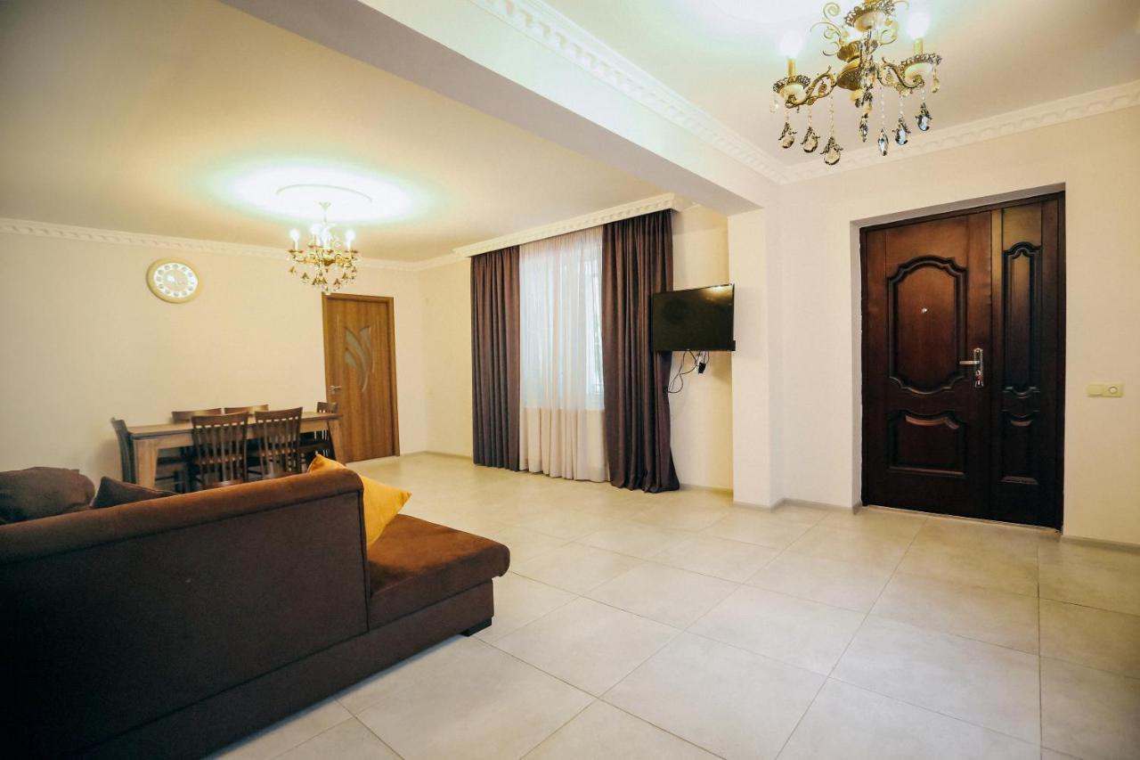 Bebo Babu Guest House คูทายสิ ภายนอก รูปภาพ