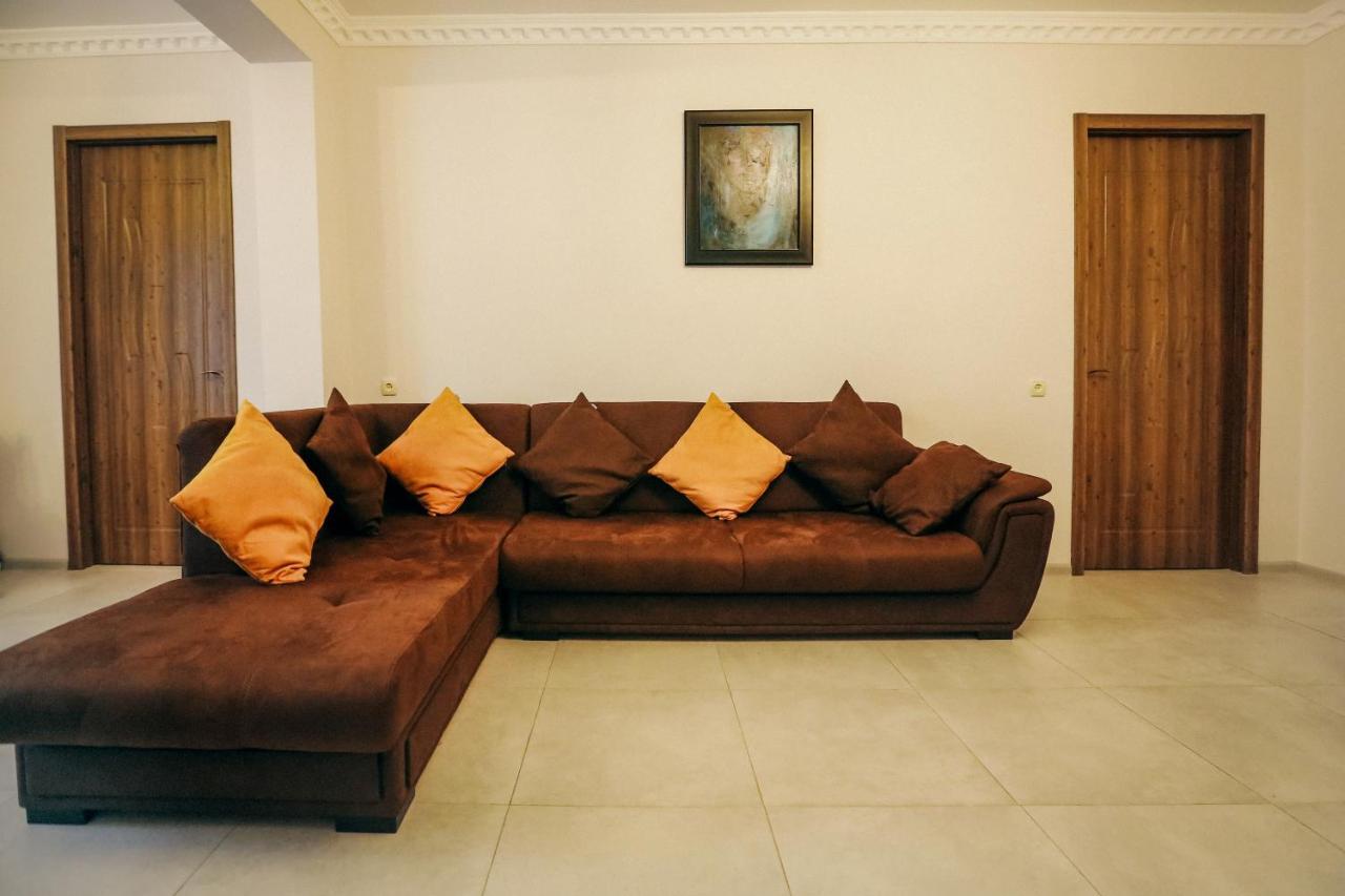 Bebo Babu Guest House คูทายสิ ภายนอก รูปภาพ